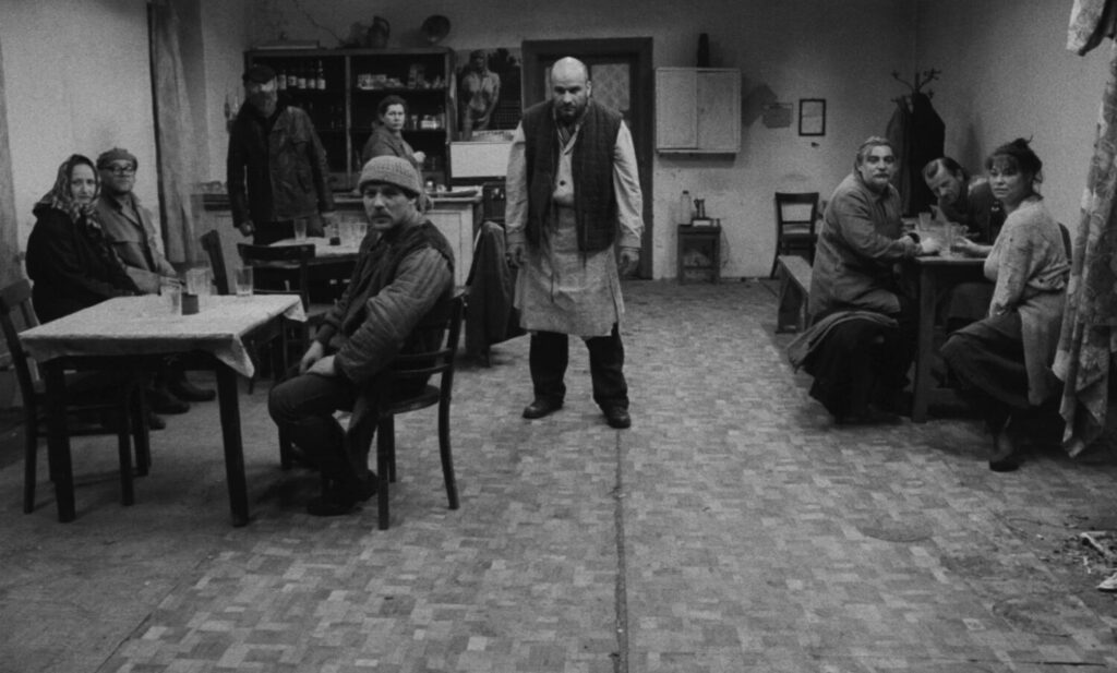 LerMunson's tweet photo. @AtaqueFutbolero Cómo que no hay lazos. Hay mucho en la música de Piazzolla que viene de Bela Bartok. Y el cine de Bela Tarr se ve como filmado en un club de barrio. Esperando la carroza con planos fijos de media hora. https://t.co/O0VPxtrX0F