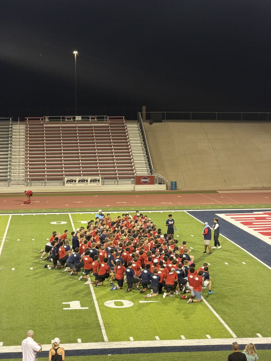 TraesonHerman's tweet photo. Thank you Coach @kellen_curtis and Coach @Coach_TPearson for the camp invite. Grateful to come out and be able to showcase my talent and compete! https://t.co/7PdMymJBEh