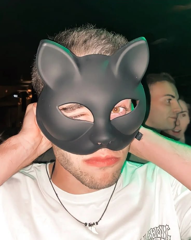 itz_pixie_boy's tweet photo. Where's Batman? 😜 https://t.co/oCJlUtMy5m