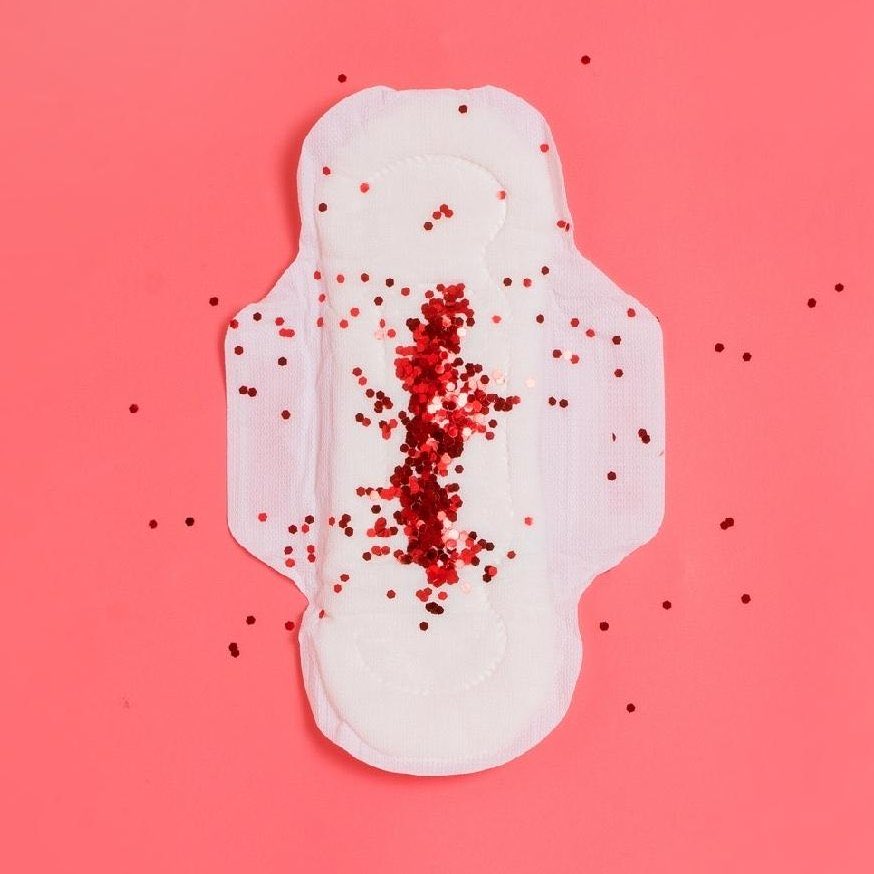 Indie5051's tweet photo. La bióloga china Hongmei Wang investiga la posibilidad de reducir la frecuencia de la menstruación a solo cuatro veces al año como una estrategia para preservar la reserva ovárica y, potencialmente, prolongar la vida fértil de las mujeres. https://t.co/66QmJ1w4VN