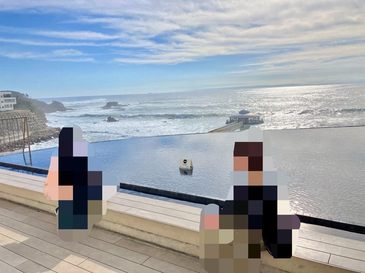 mojako1574's tweet photo. 高校の文化部のみんなと白浜の家に泊まりました。
観光、とれとれ市場でお刺身を買い、自然科学部部長の豪華な手料理を頂き、話題は介護、老眼。食後は薬の見せ合い(笑)
7年ぶりに会って最高の命の洗濯をさせて頂きました。
4枚目の写真はお土産の赤服(伊勢)と金粉(金沢)のマリアージュです。 https://t.co/CU4VsQhBQj