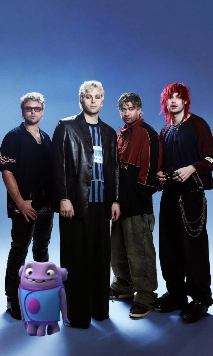 madsloveofmusic's tweet photo. in photoshoots boov tends to get height mogged by the boys https://t.co/tOZqNLOA9p