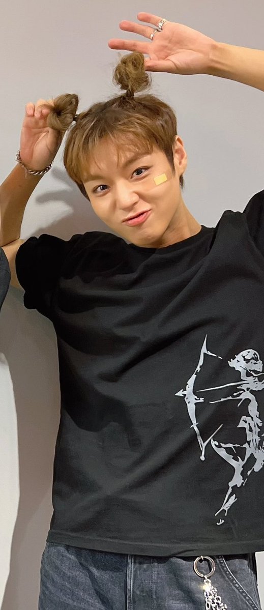 onlyJh_529's tweet photo. 윙모닝,, 🪽🤍
다들 월요팅하시구 몸 조심하세요ㅠ
전 하루종일 에어컨 틀어놔서 냉방병걸렷어요🗿 https://t.co/bENnQ1n7SY