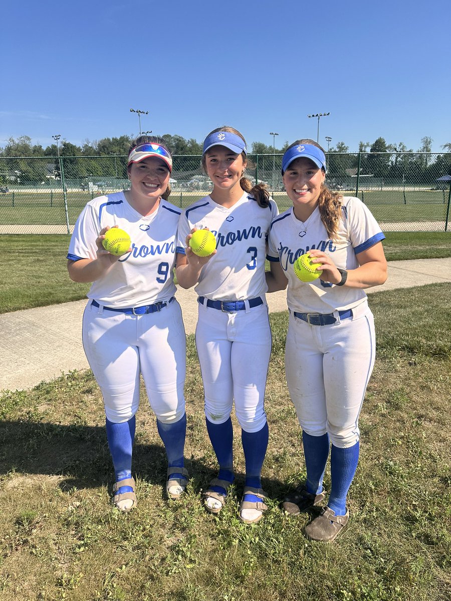 CrownSoftball1's tweet photo. 6-1 at @MIBlueChip with 1 more weekend to go!

@mdotson_13 | @Christn3Shannon | @LGanton6 with the long balls today.

Next up: MI College Exposure | July 17-19

👑🥎 https://t.co/Inz0AEUBur