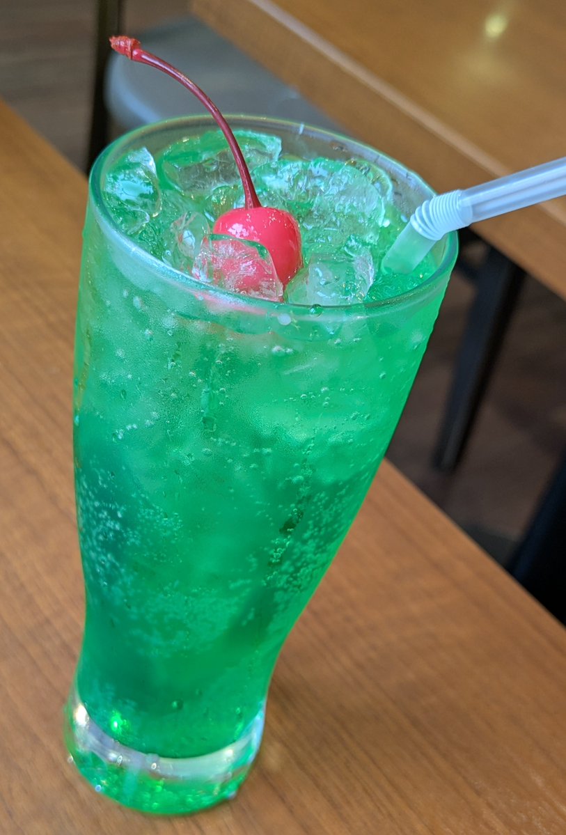 喫茶店の品書きにソーダ水がある時はなるべく注文する事にしている