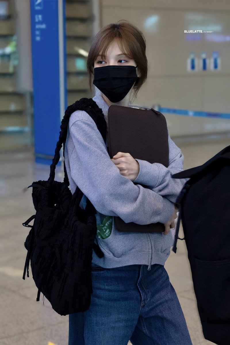 bluelatte221's tweet photo. 260713 ICN

#웬디 #WENDY https://t.co/fhHHgj5iM1