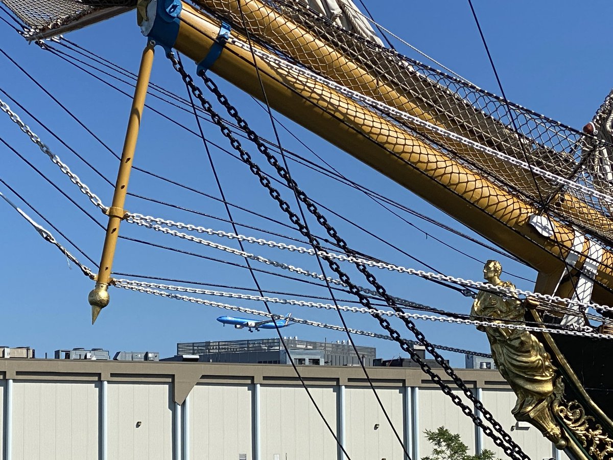 bostonpilot85's tweet photo. @ItalianNavy Tall Ship #AmerigoVespucci in #Boston Harbor as part of #Sail250 celebration with @Alitalia in the background on short final approach into #BostonLogan airport. https://t.co/sS5dh6dzDI