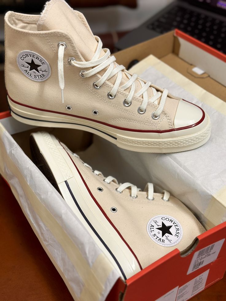Dea_rMindset's tweet photo. Converse sneakers>>> https://t.co/iWo3j4w5i9