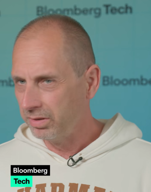 xiaijun888's tweet photo. Watch this conversation with Bloomberg Live featuring HARMAN CTO, Armin Prommersberger, who shares his perspective on the technologies, trends, and consumer experiences that are driving HARMAN to deliver the next generation of more... #HARMANemployee https://t.co/v1CmCBftZb https://t.co/yauNV8wu4u