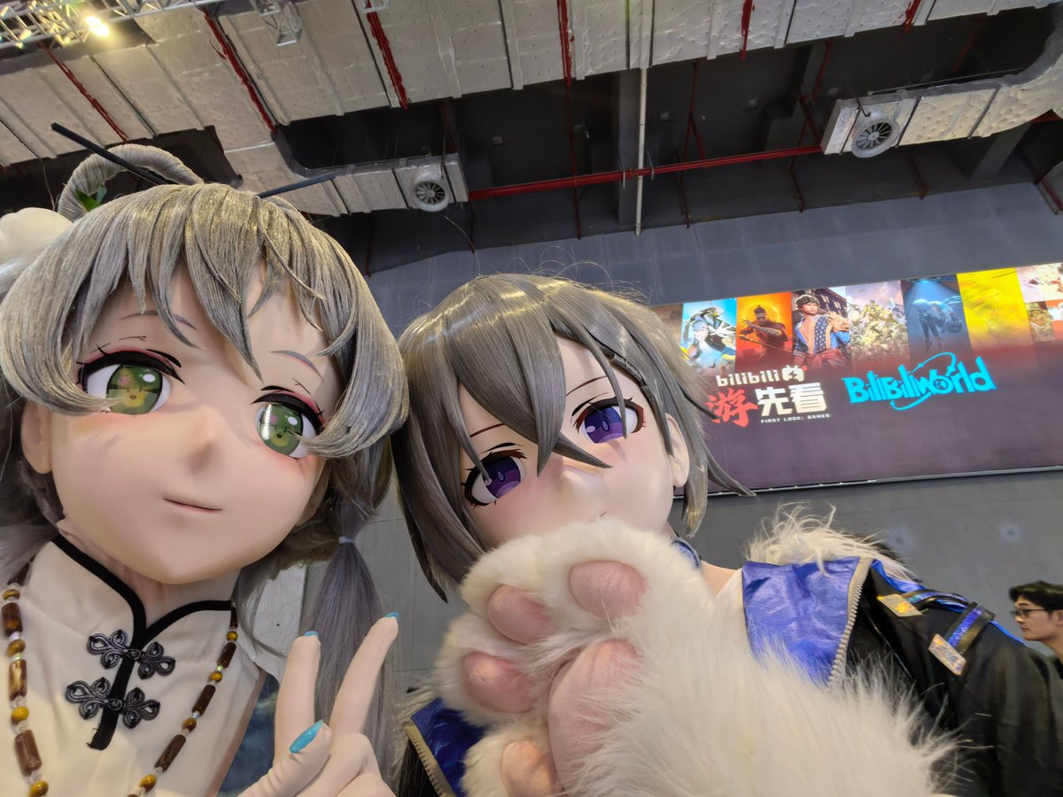 neweration's tweet photo. bw day1集邮 (3) coser老师们的权威我后知后觉！#bw2026 #bilibiliworld2026 #HonkaiStarRail #崩坏星穹铁道 #kigurumi https://t.co/VJo6vmXraq