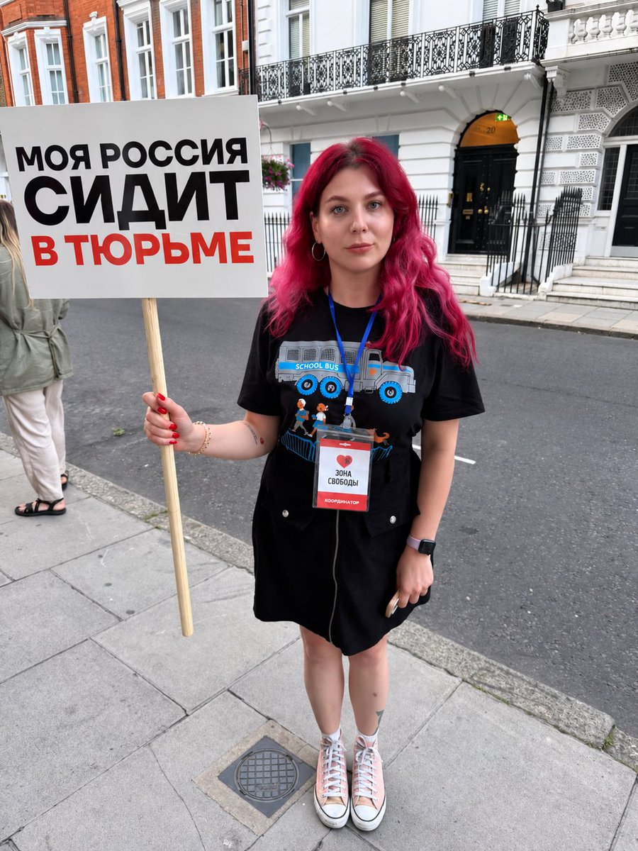 в каждой фразе по базе 🏳️🌈 tweet media