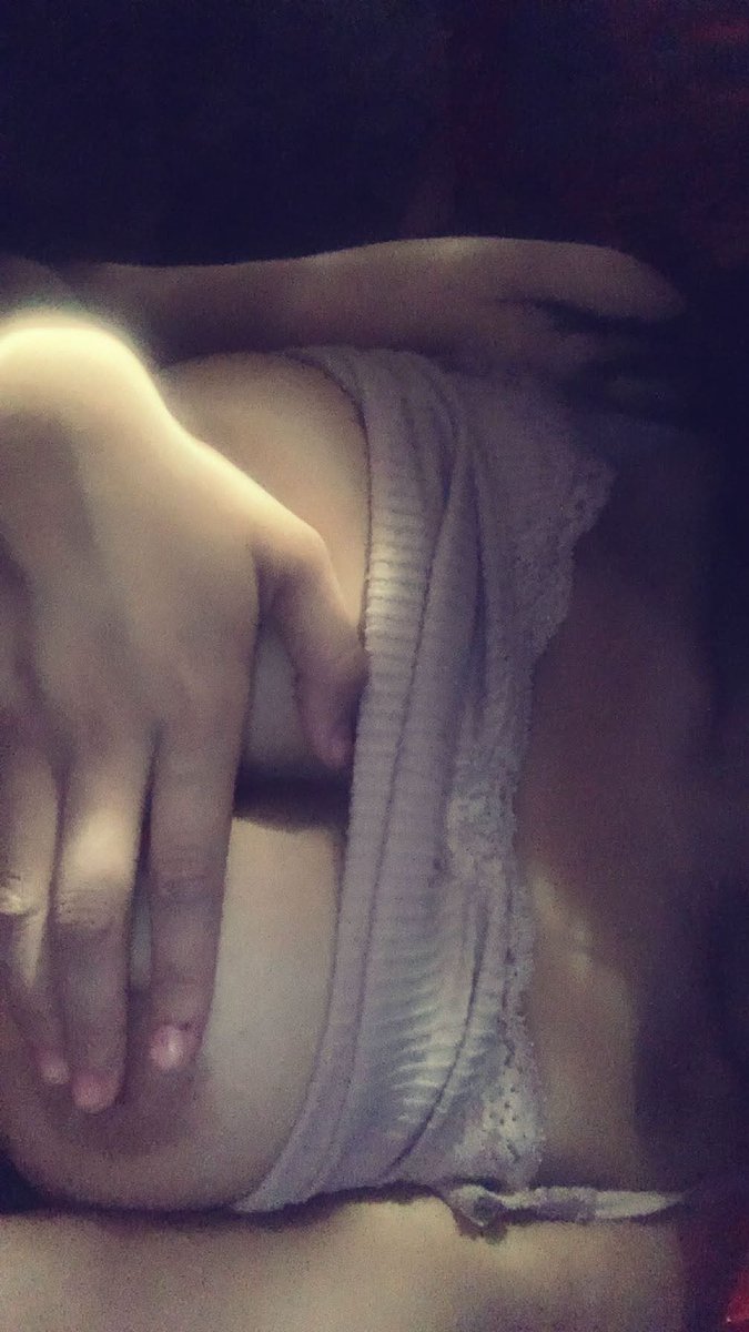 evagooner3's tweet photo. hmphh does someone want to see my body?? ill do anything for like 25 bucks :3 #nsfwtwt #ageplay #cnc #sellingcontent #buyingcontent #daddy #goodgirl https://t.co/dZIwVciCtF