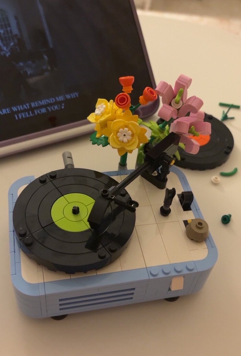 rothv_'s tweet photo. 🌱🎶 https://t.co/kPds2nziKr