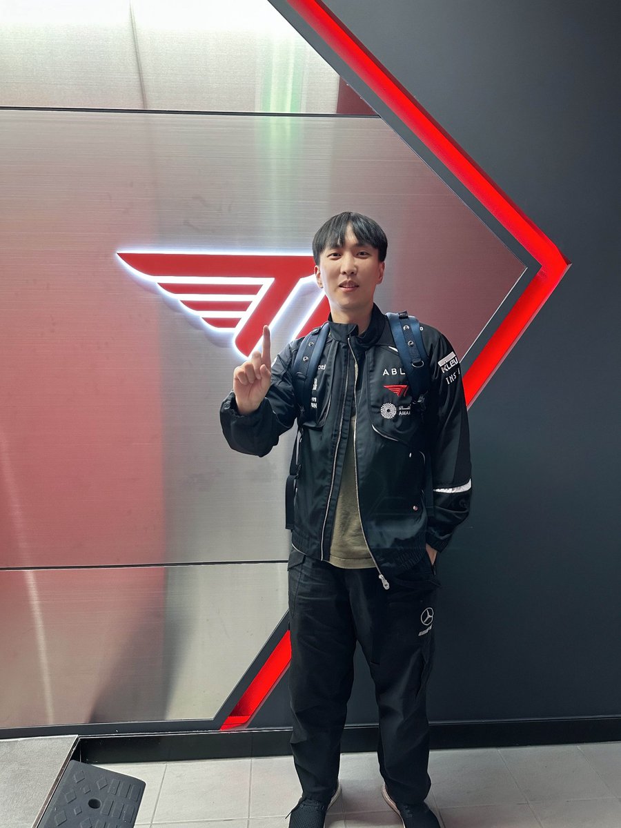 Doublelift1's tweet photo. Amazing Korea MSI trip, thank you @T1LoL for hosting me and letting me stream from your HQ. Got to become homies with @Caedrel as well, it reflects how League continues to be the basis for so many great moments and friendships.

We also cooked in the few sessions of soloq there was time for. I'll be back to hit Challenger someday, do you think I can do it boys?
