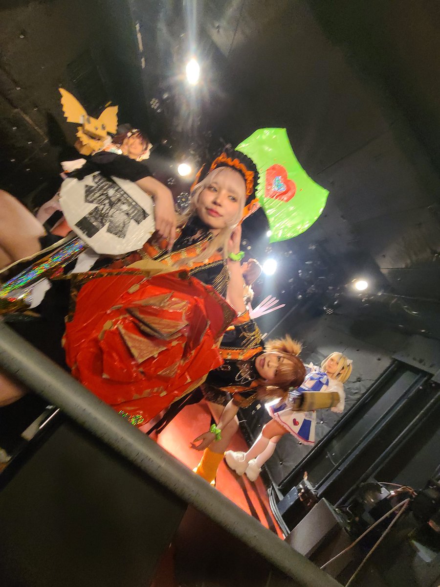 dowobsusi's tweet photo. ダンボールウォーズのライブの画像見返してたら
とても良い感じの残夢さんおったのではりはり
#不思議BOYS https://t.co/2b26bATdyC