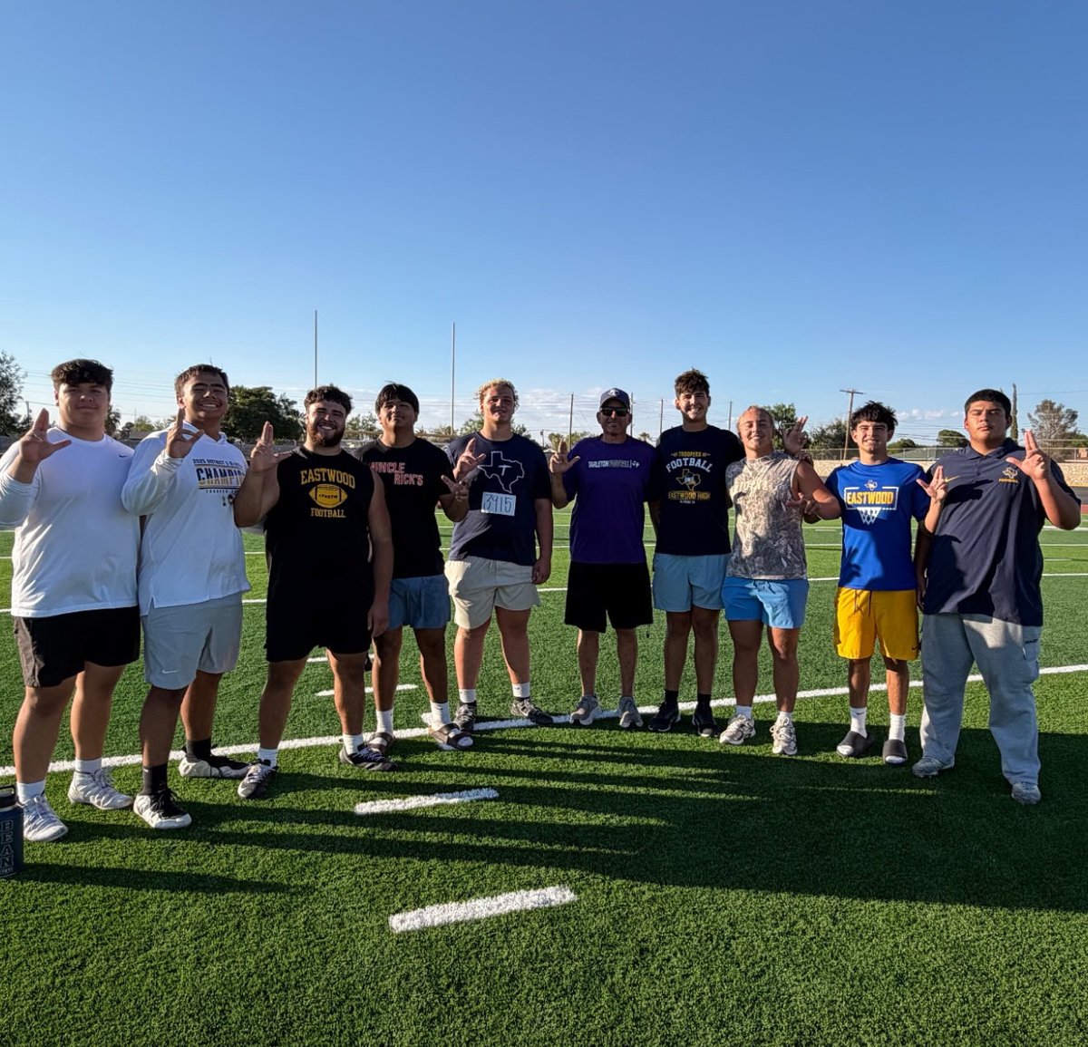 JoaquinSilva_00's tweet photo. Shoutout to @TarletonFB for an amazing camp this past week. I was able to show off my skills and had the pleasure to meet @seanmoorer5. #tarleton #TXHSFB #BEASTWOOD @EHSCoachLopez https://t.co/HK6a5AfFEa
