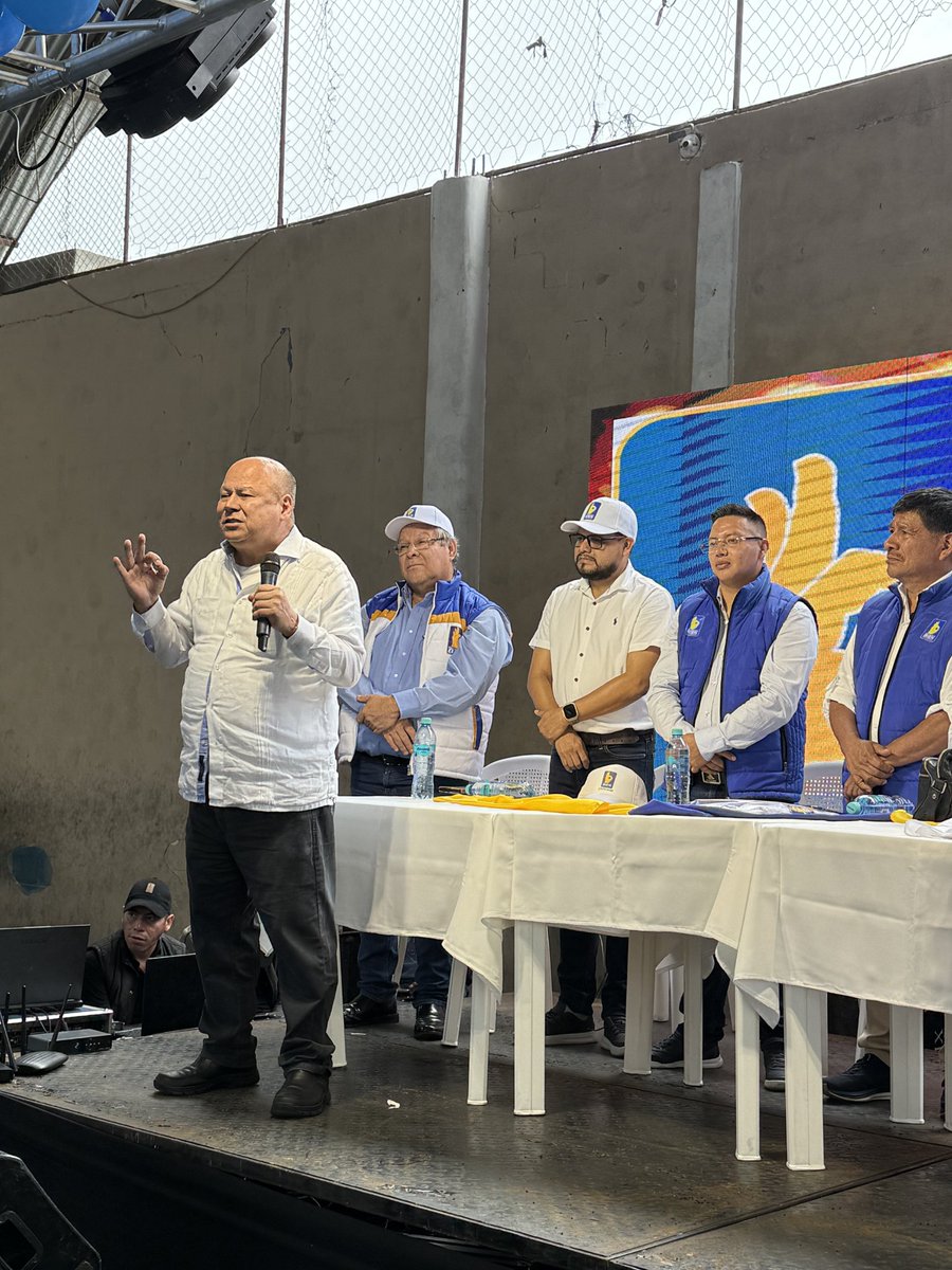 bien_gt's tweet photo. "El Dr. @FidelReyesLee (Subsecretario) destacó que sin ciudadanía informada no hay democracia real. #DerechosElectorales" https://t.co/TkwWKcuTSY