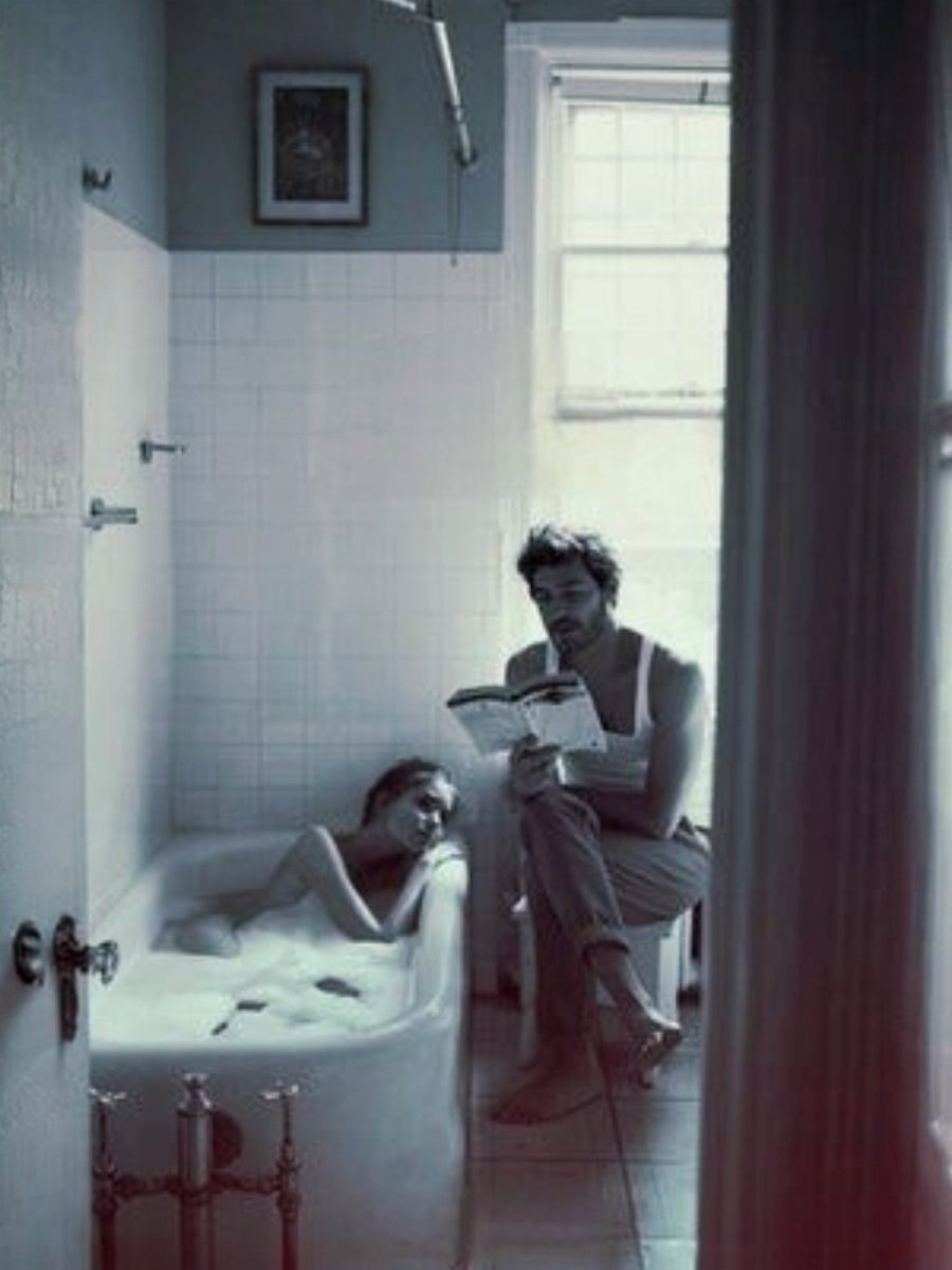 Merlina0331's tweet photo. Me basta entender 
que no toda intimidad 
conlleva sexo...✨️🖤 https://t.co/FkRZendlcM