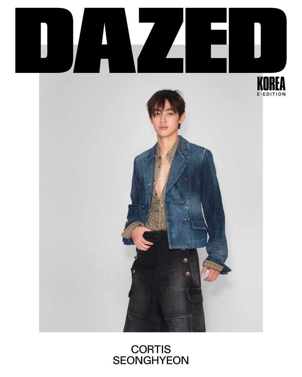 DazedKorea's tweet photo. FIRST SHOW FIRST PARIS #협찬

@cortis
@Dior  @jonathan.anderson

2026 E-Edition Cover of <DAZED> KOREA

세기를 넘나드는 디올 옴므의 헤리티지와 청년 성현이 만났을 때. 시간이 멈춘 듯하지만 심장은 뛰는 순간.

When Dior Homme’s century-spanning heritage met the youthful SUNGHYUN. A moment when time seemed to stand still, yet the heart kept beating.

director MILKY
editor RYO
fashion PARK JIYEON, PARK SANGWOOK
photography TOM BLESCH
art SERI
hair KIM JEONG HYUN
makeup CHO YUNHA
production SUUN CONSULTANCY

Discover more in <DAZED> KOREA 2026 AUGUST Issue.