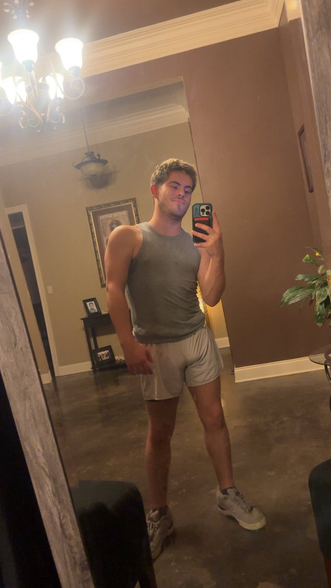 calebshadittns's tweet photo. 26 never felt so good 😛 

#twink #gay https://t.co/p5u4PHE03x