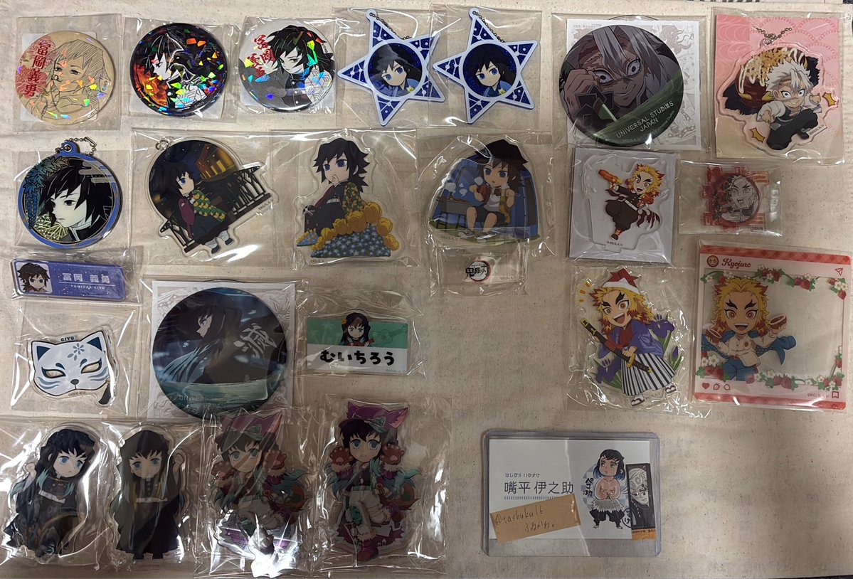 tashuku16's tweet photo. 【譲渡 交換】鬼滅の刃 アクリルスタンド 缶バッジ 原画展 ジャンプショップ ufotable

譲▶︎1.2.3

求▶定価+送料＞蜜璃 義勇 炭治郎 伊之助

1枚目は3枚目から半額〜お迎えお願い致します
3枚目含むお取引優先

交換はufotable関連アクリル系＞缶バッジ 紙類のみ

検索からもお気軽にお声掛け下さい https://t.co/QVo2w4KRJK