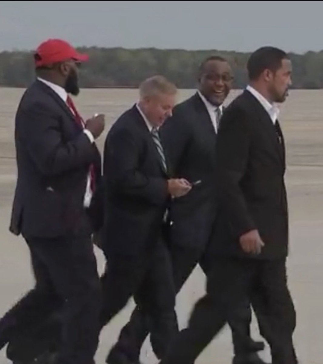 Dr.Darrell Scott tweet media