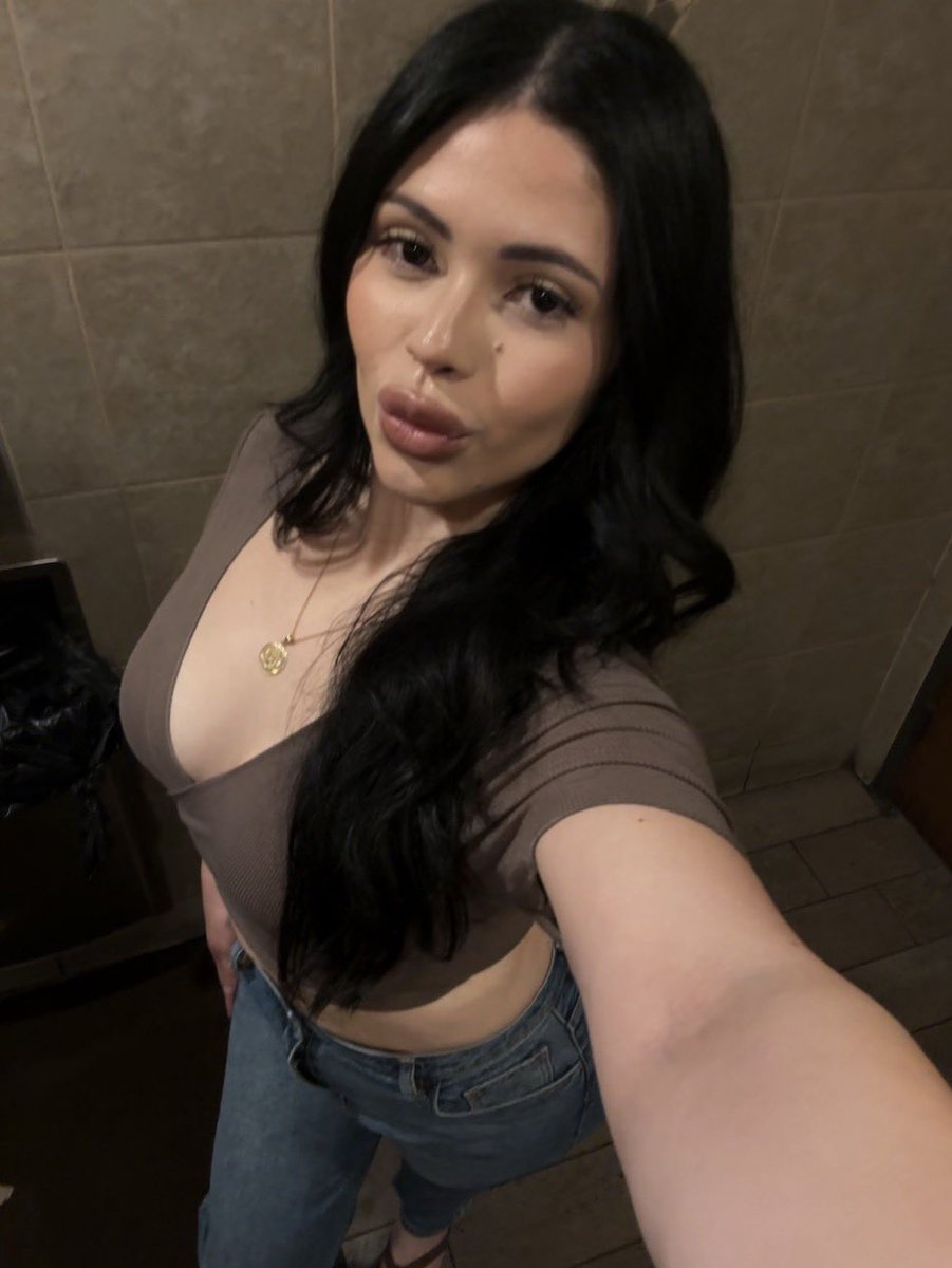 marl_ene96's tweet photo. A little over 50% done w/ nursing school 🥳🥹 https://t.co/TCeuYTgTP2