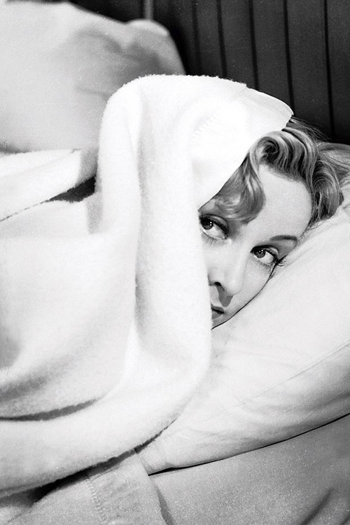 Suzanne08253534's tweet photo. Carole Lombard, Mr. and Mrs. Smith, 1941 https://t.co/fnHSJaMgzs