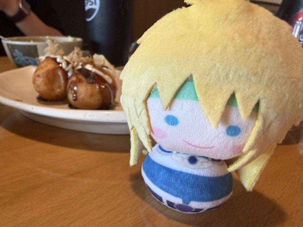 ebbhead1991's tweet photo. We stopped for sushi later on. Stay away from that takoyaki, Lil’ Stahn! Don’t stir up the kraken! https://t.co/Jego6ZnTDI