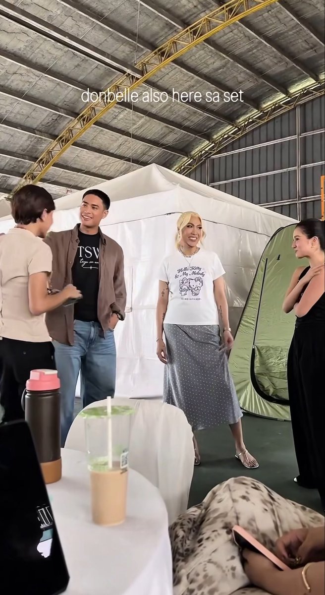 donbellejournal's tweet photo. Ito siguro yung part na sinundo nila si meme from set pa pala to ni Esnyr 😅 https://t.co/Y12Z52Qhgl