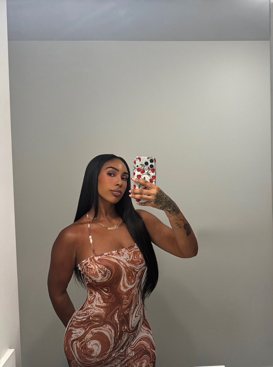 lxcase's tweet photo. Summertime fine. https://t.co/0goQBvpqPY