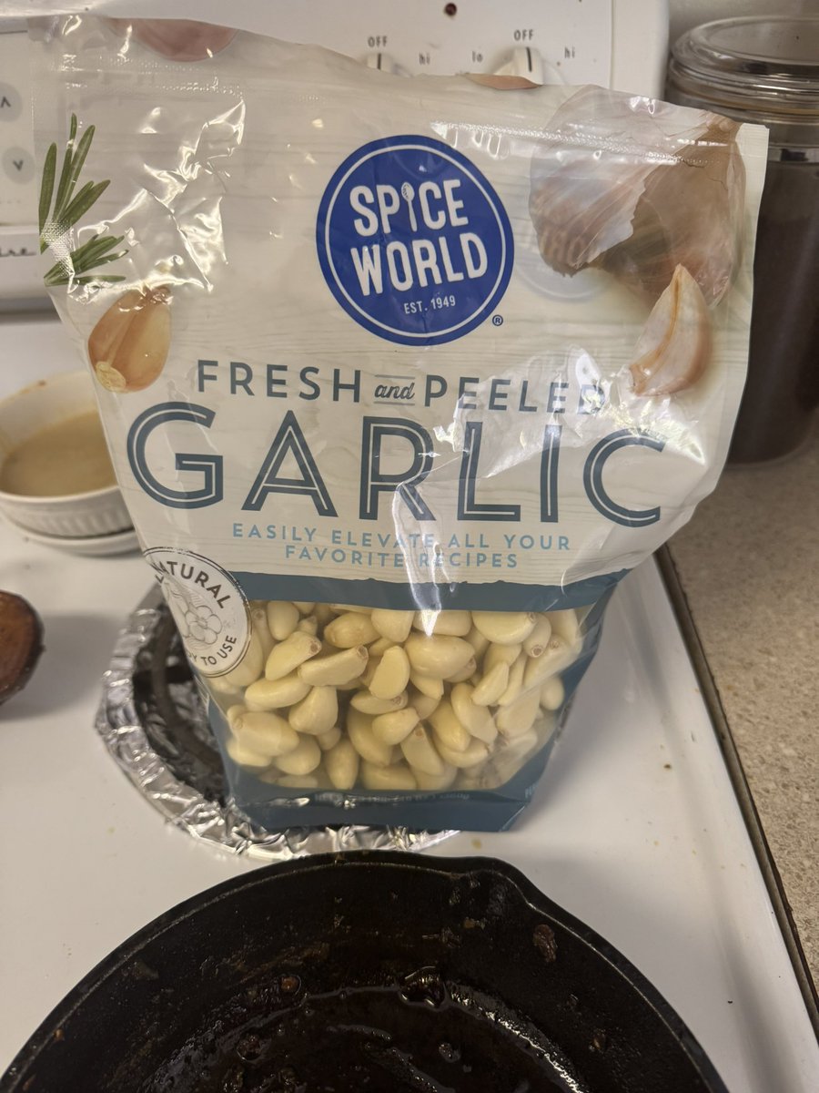 KMD_SIGA's tweet photo. First attempt at making a garlic spread to go on sourdough bread.

Not bad! https://t.co/vItUqFwDGX