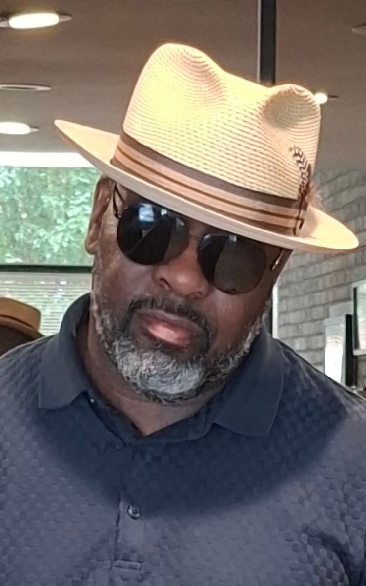 peekjames2's tweet photo. Stop expecting a Apple 🍎 tree 🌳 to produce oranges 🍊 #KINGJAMES 👑 https://t.co/JzX62VMwnD