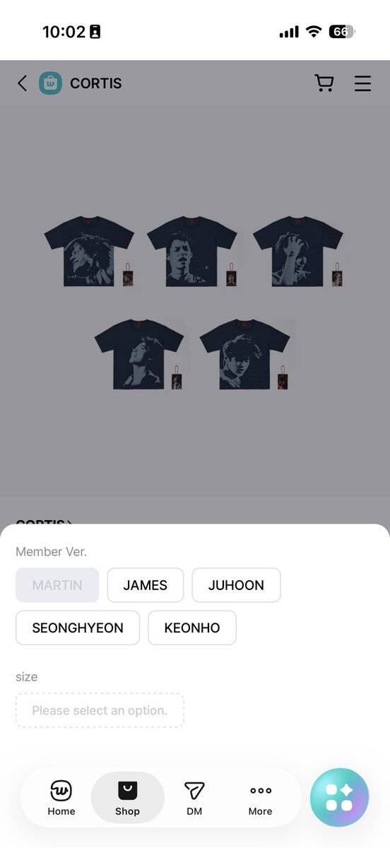 bluelips888's tweet photo. wdym martin shirt sold out in 2 mins ? https://t.co/tKLB7MXBcL