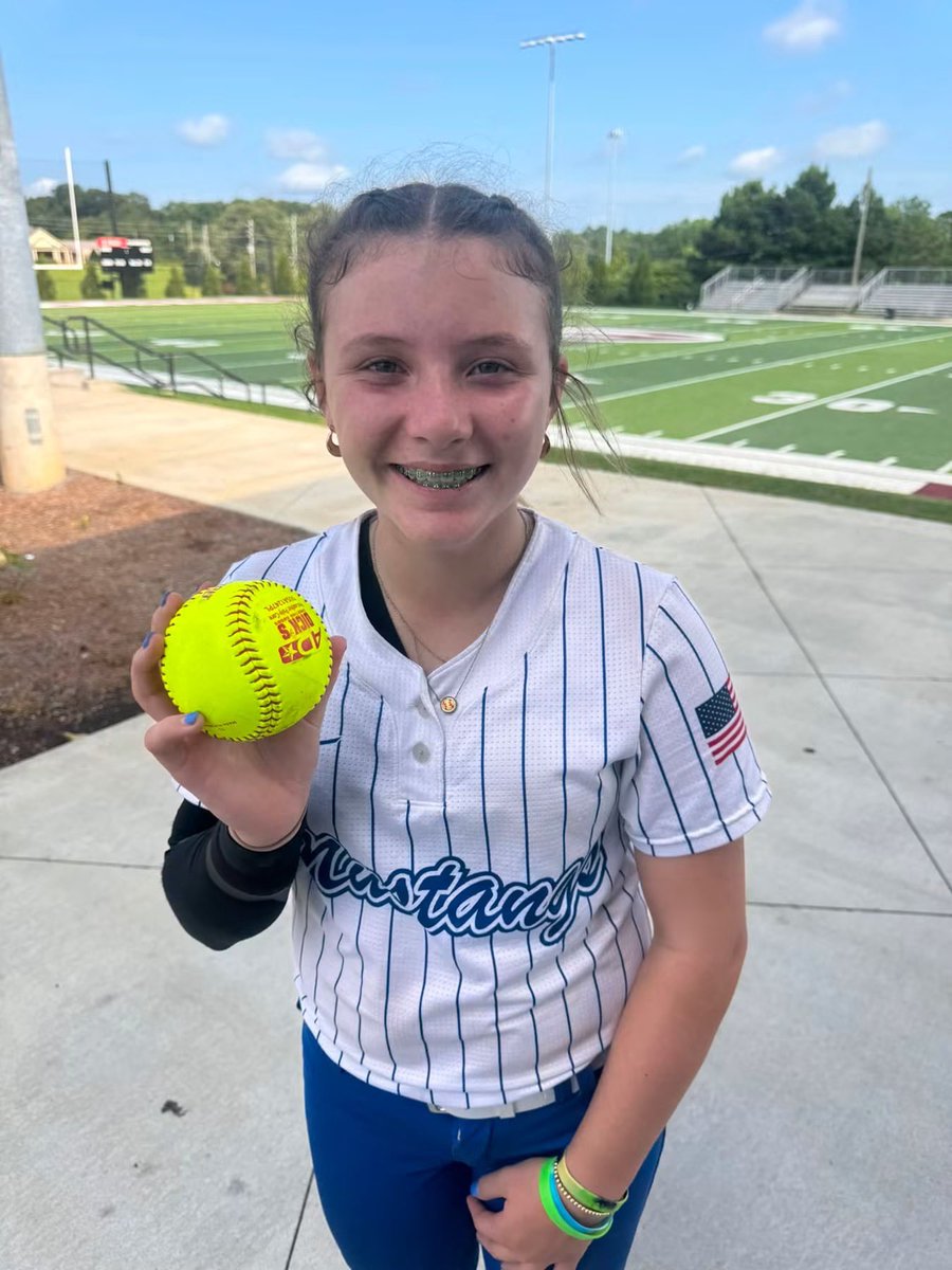 char_holladay's tweet photo. Great weekend at the USA Heart of Dixie Exposure! Proud of our team for going 6-1 and making it to the semifinals. I finished the weekend hitting .500 (9-for-18) with 4 HR, 11 RBI, 2 2B, 1 3B, and a 1.889 OPS. https://t.co/1iGzsM3Vxc