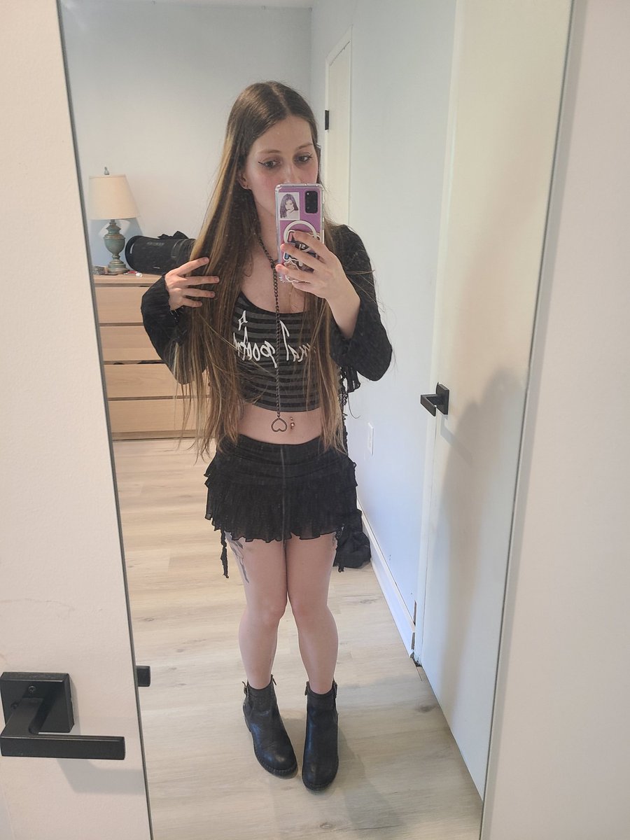 emmythehooligan's tweet photo. Me in my happy habitat https://t.co/dhlGWUoKE1