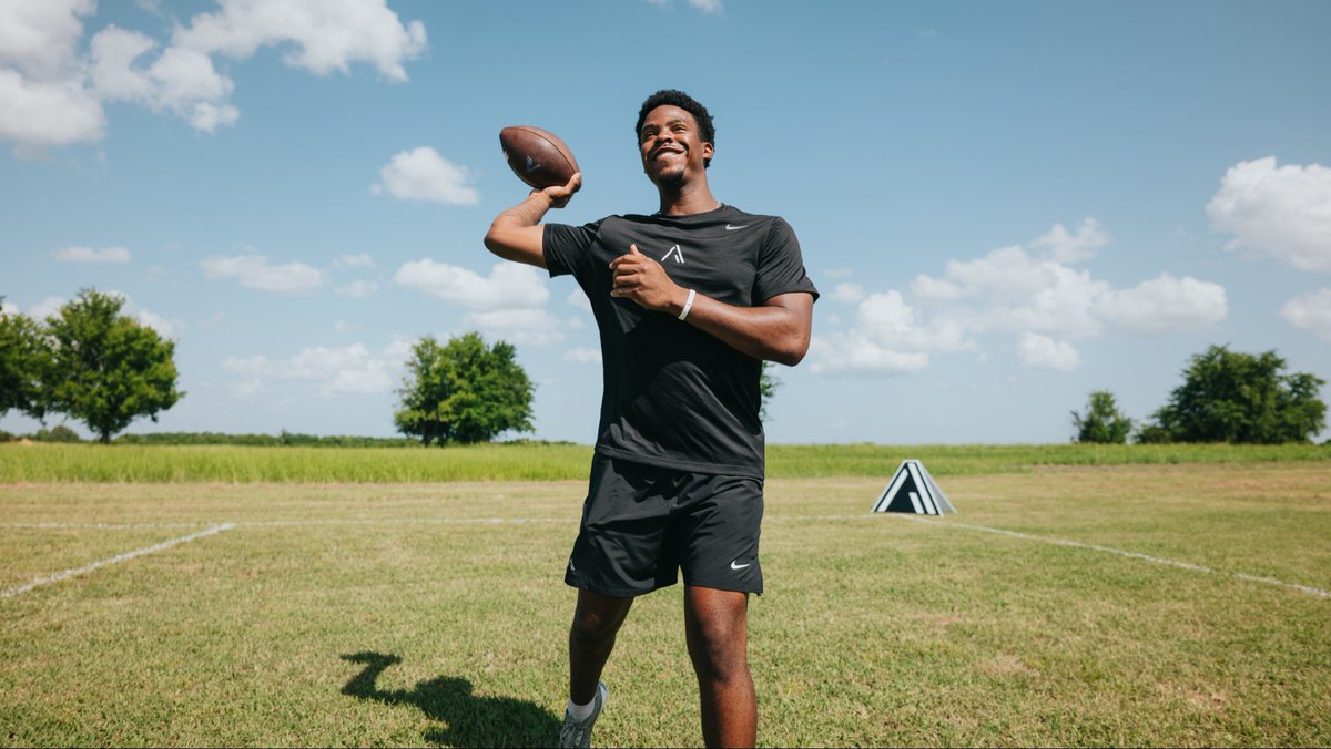 AiroAthlete's tweet photo. AIRO QB Camp 004 is in the books, and what a weekend it was. Praise God for the work He did in this group!

@BoNix10 @MarshManning16 @JamisonERoberts @Sam_Sollie @MLeeQB11 @ZachQB15 

#AIRO https://t.co/UxtbvqsI1R