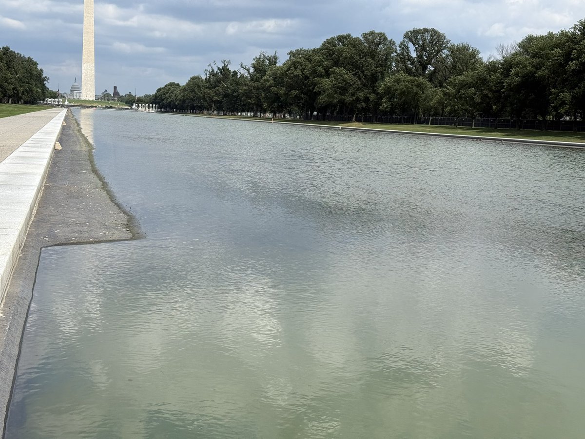 MatthewARein's tweet photo. The Reflecting Pool drainage continues — no sign of a “350 foot” gash quite yet. https://t.co/4LZirg1aj1