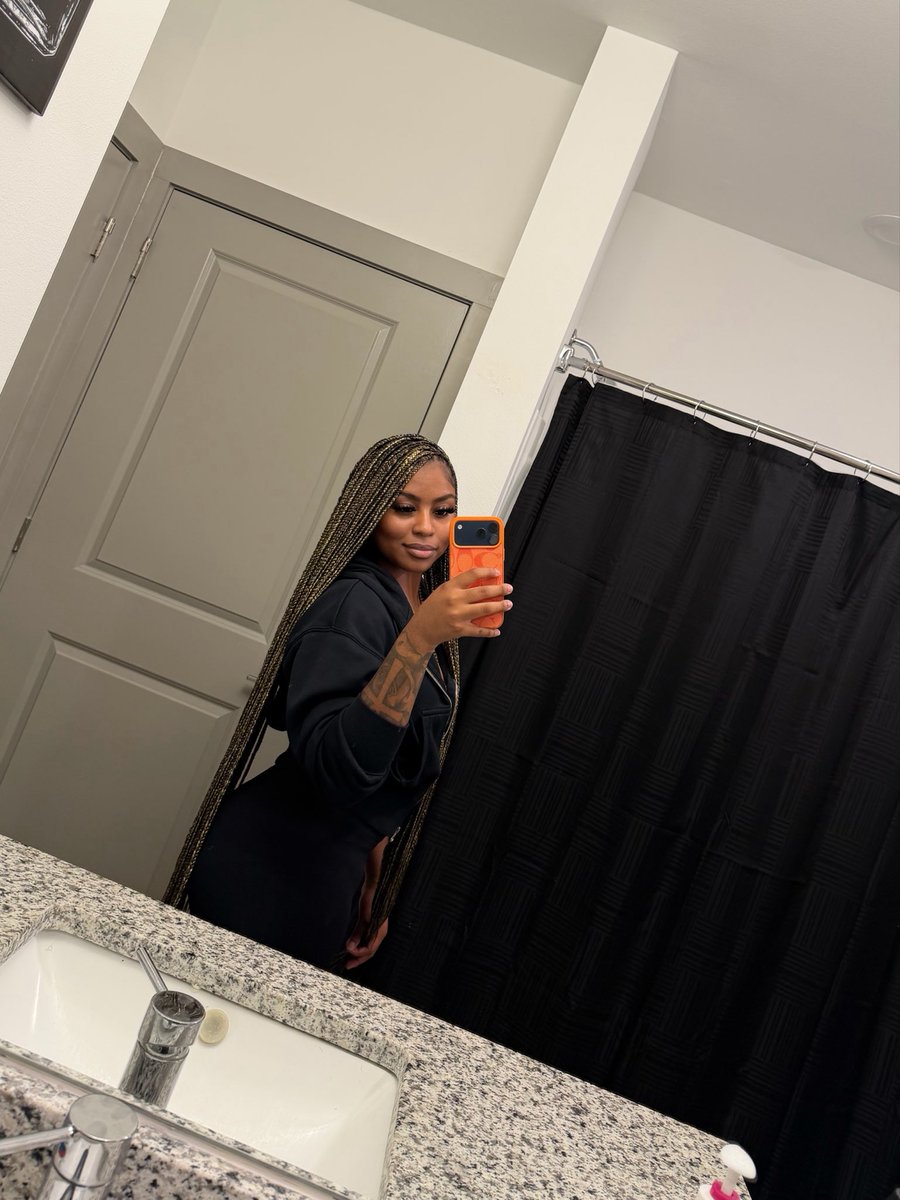 msyslk's tweet photo. New color alert 😍😭 https://t.co/nsOcNhgN5o