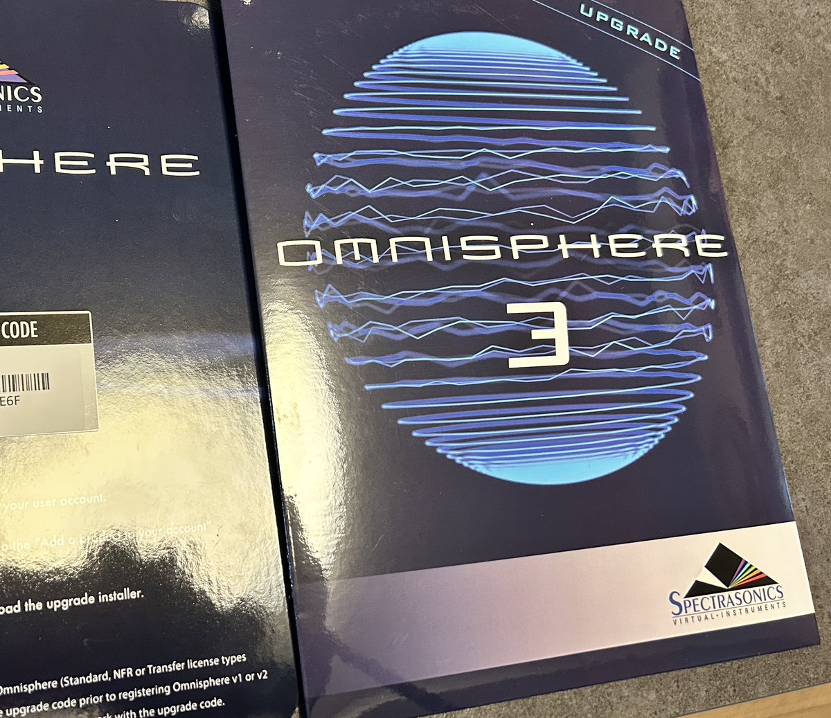 dimple_mam's tweet photo. 楽器屋からOmnisphere3のupgradeを取り寄せたら、シリアルコードが書いてある紙1枚だけ入っていた。
てっきりUSBメモリでも入っているのかと思ってた😅
Omnisphere2の頃はDVD📀8枚だったかな、keyscapeやtrilianの時はUSBメモリだったので、時代の移り変わりを感じる 笑。
無事インストールは完了✅ https://t.co/DXmzp8v4UE