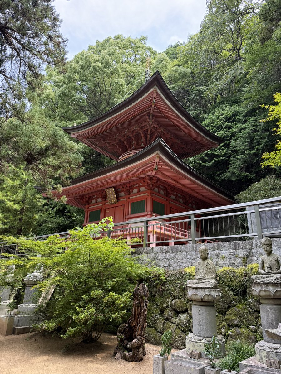 122SQ's tweet photo. 今日は85番札所の八栗寺をお参りしました

レトロな感じのケーブルカーで山頂まで行けるのは良いね！ https://t.co/BUfcSBjXki