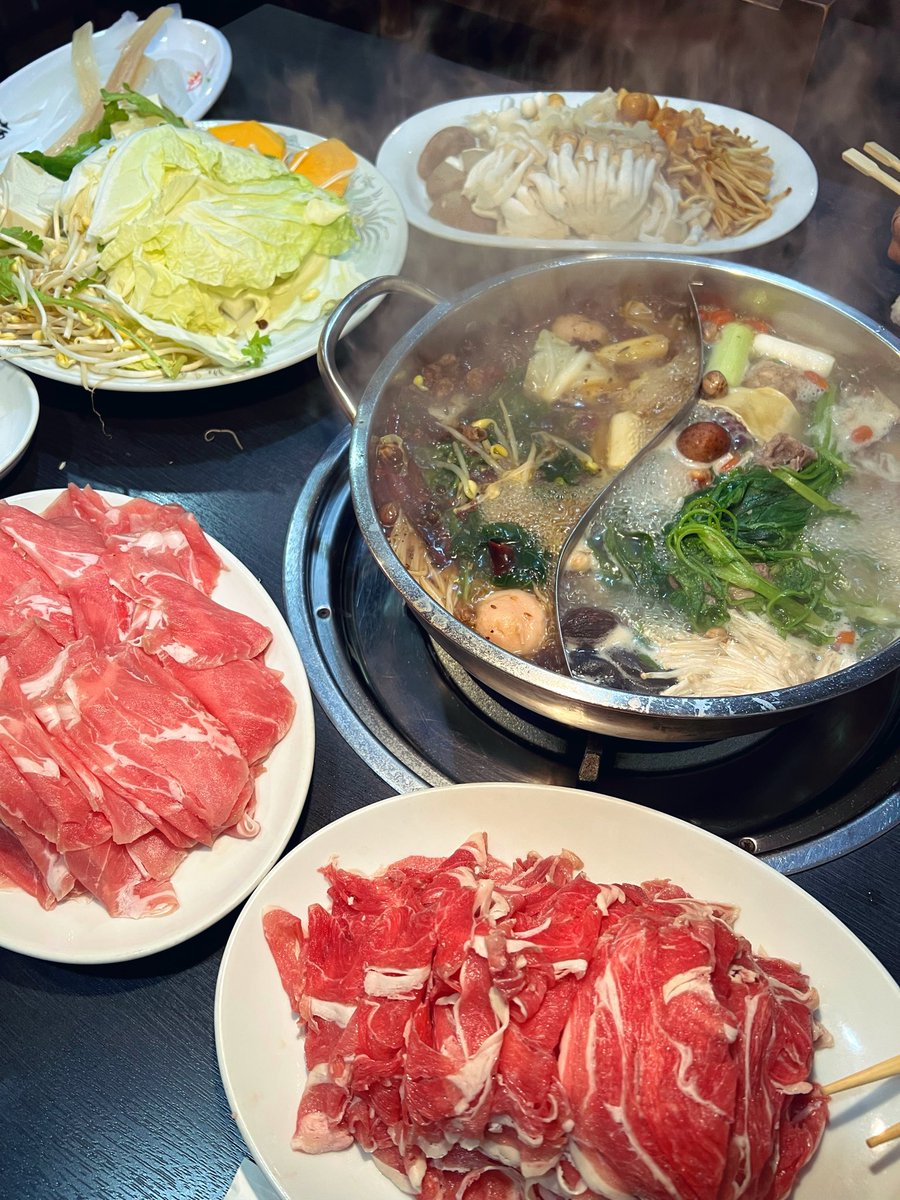 hi_sen0's tweet photo. モンゴル式火鍋屋さん
コースと思ったら食べ放題だったらしく、、
またリベンジしたいです🍲 https://t.co/dRbaW4Y9ta