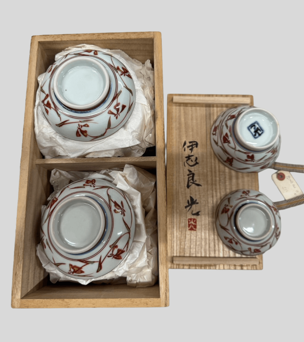 中国美術 釉裏紅 香合(A757) 買取実績：伊志良光 釉裏紅（ゆうりこう）睦揃】 本作の釉裏紅は、中国