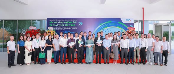 NdtQis's tweet photo. QIS ATTENDS THE SIGNING CEREMONY OF THE "TOGETHER FOR THE COMMUNITY 2026" MEMORANDUM OF UNDERSTANDING BY LSP AND ITS PARTNERS
--------------------------------------------
#QISGlobal #TogetherForTheCommunity2026 #LSP https://t.co/5idEnJjORF