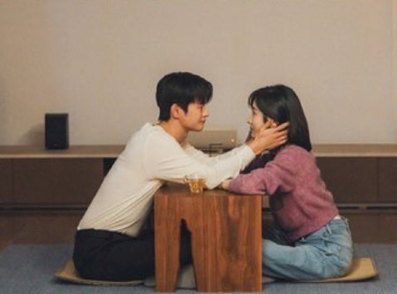kdramamiss's tweet photo. they are so soft and domestic 💕 https://t.co/lPQPE3Rvtc
