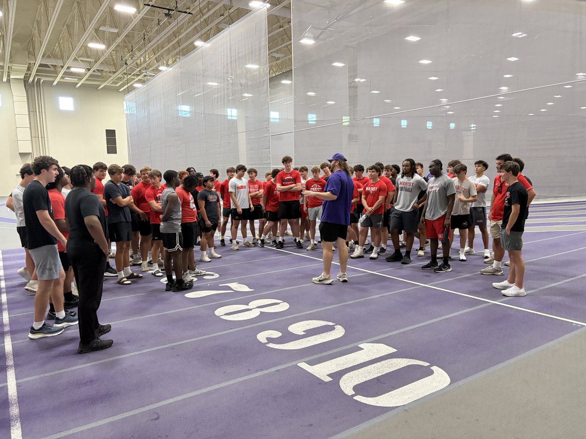 RedHawkFB's tweet photo. Another successful overnight team camp! Got a lot of good football work in, but more importantly, spent a lot of time bonding and coming together as a team!
 
#FAMILY // #HonorGloryFame // #115th https://t.co/B9Ib0zKAEC