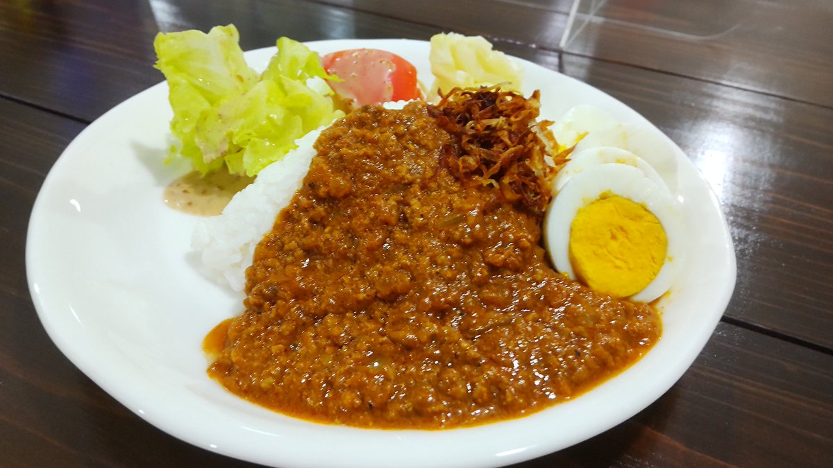 CafeMichiruba's tweet photo. こんにちは!
今日は風があって少し涼し…くはないですね。熱風です。
本日もオープンしておりますー。 https://t.co/w9uoGCbwS8
