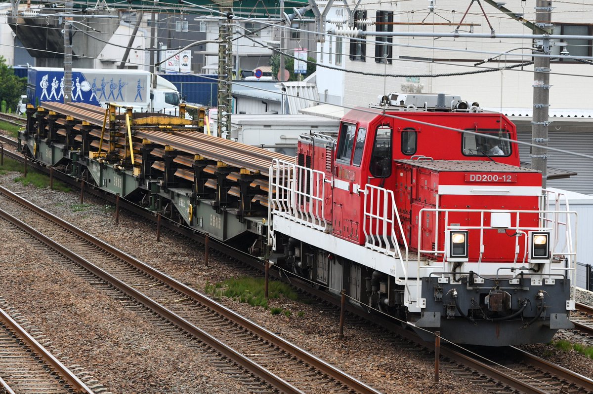 todojunior's tweet photo. 2026.7.13
9870レ 静岡貨物駅行き
DD200-12[愛]+チキ5500×3B
天竜川駅にて

クマイチにぶら下がり西浜松からレール臨貨を牽引したDD200を📷️ https://t.co/2goevOEuBd