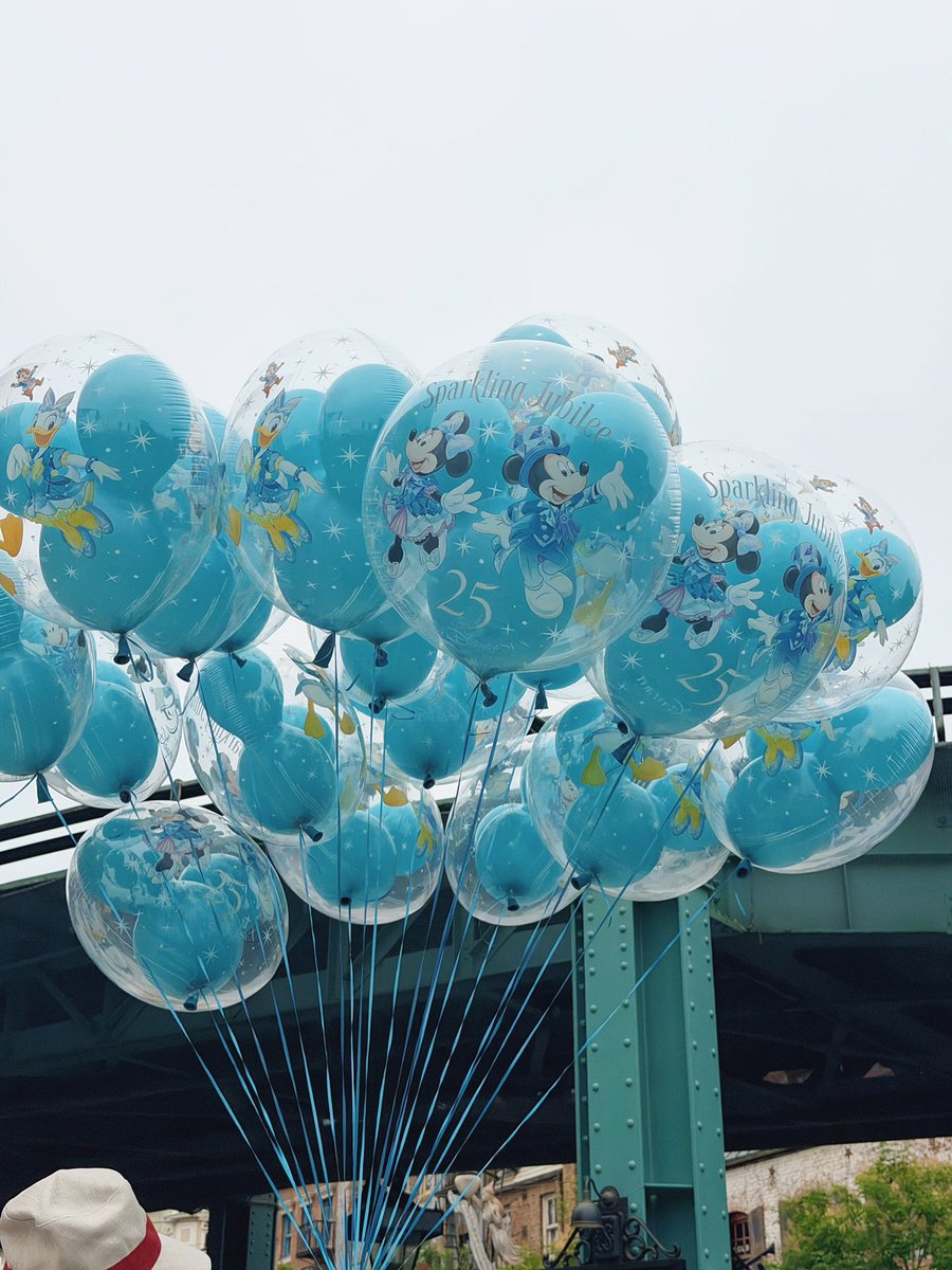 fuyumi1108's tweet photo. ‧₊ Disney day'♡ ‧₊˚ 🏰 🪄 🩵

夢の国に、夢の人と、夢の時間を

#日常垢
#Disneysea https://t.co/beesxD6yyU