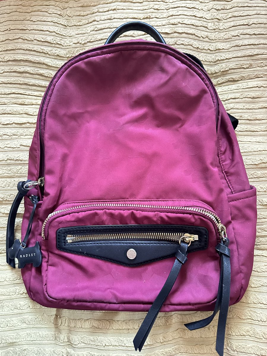 Sheepshop6's tweet photo. ส่งต่อ กระเป๋า radley
สภาพดี ใช้ไม่กี่ครั้ง
ส่งต่อ 899.- รวมส่ง
นอก 40x30 cm. ใน 30 cm. ใส่ ipadpro ได้
#ส่งต่อradley #radley #กระเป๋าradley #ส่งต่อกระเป๋าradley #ส่งต่อกระเป๋า #ส่งต่อกระเป๋ามือสอง #กระเป๋ามือสอง https://t.co/WkNfV9GwJD